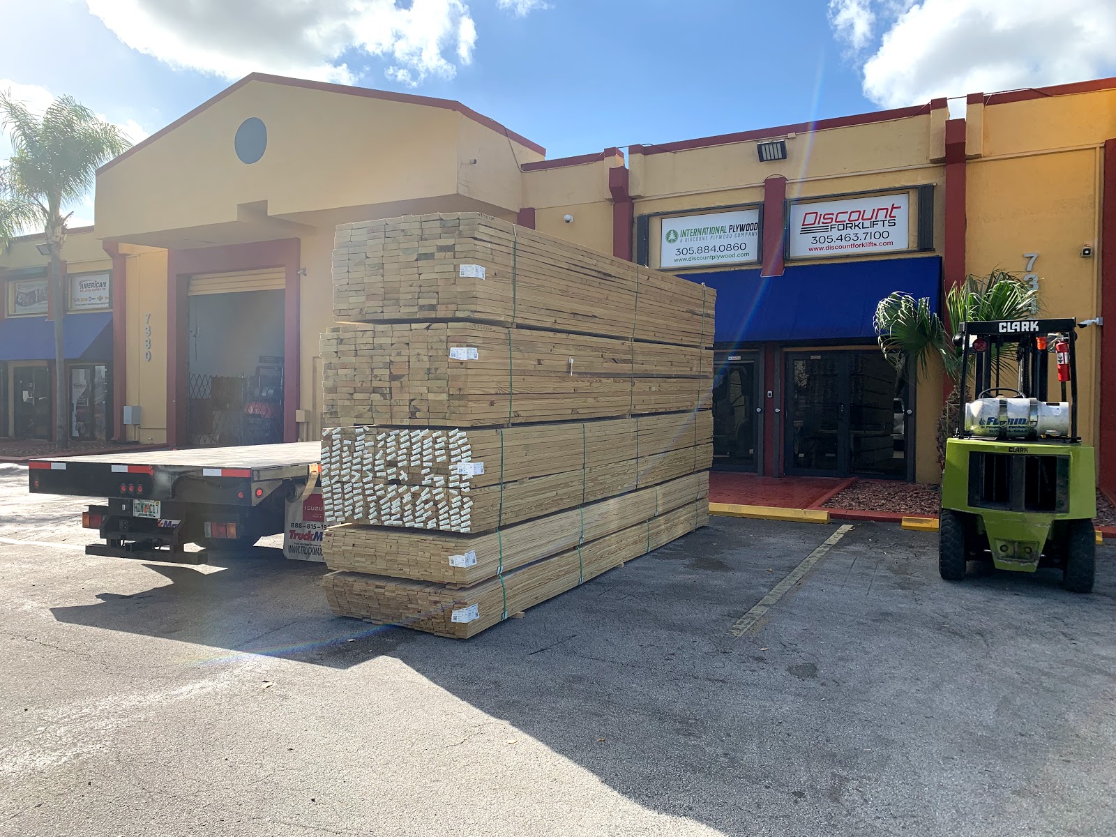 Plywood & Lumber Supplier Doral, Miami FL Prefinished Hardwood