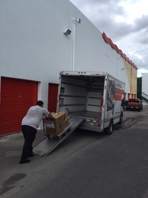 U Haul Moving Truck Rental In Miami Fl At U Haul Moving Storage Of Dolphin