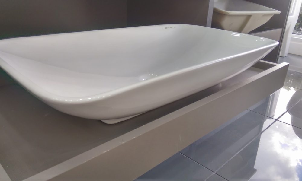 DAX tubs showroom