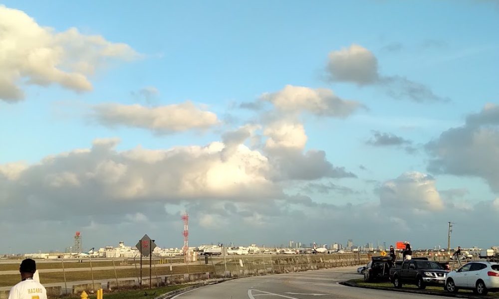 Miami International Airport Observation Area/Photo Holes