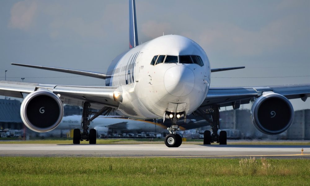 Miami International Airport Observation Area/Photo Holes