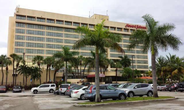 Howard Johnson Plaza Hotel – Miami Airport