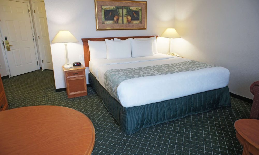 La Quinta Inn & Suites by Wyndham Miami Airport West