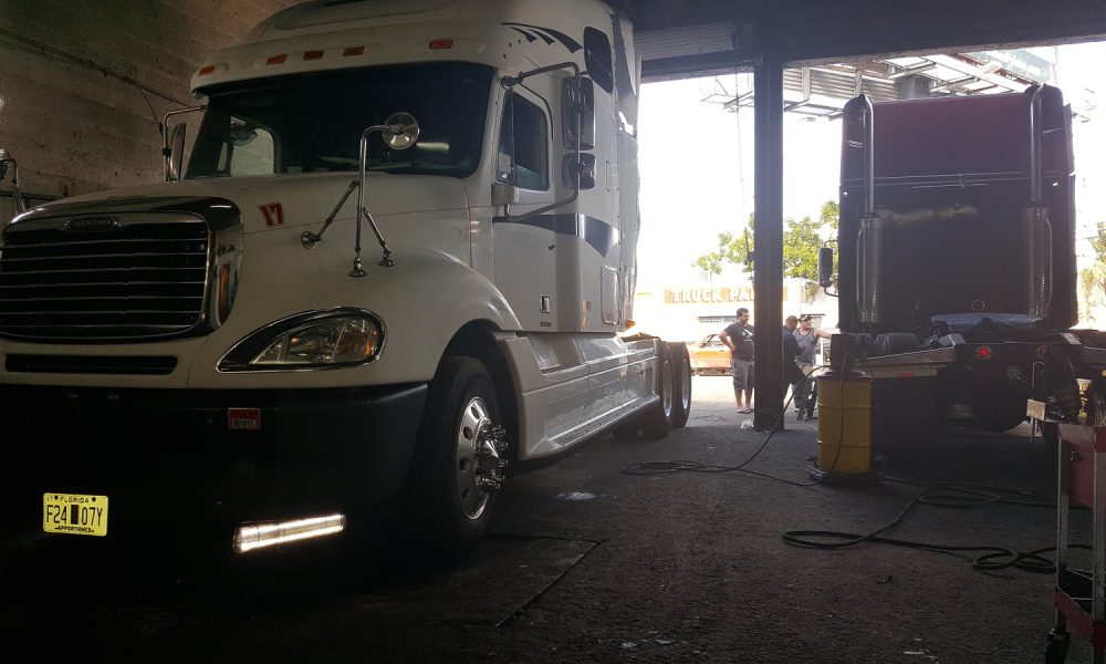 Los Viñaleros Truck Oil Change,Repair And Maintenance