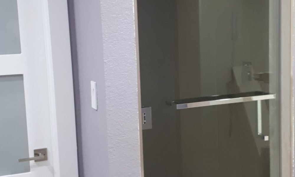 Alfonso Glass And Mirror Inc.