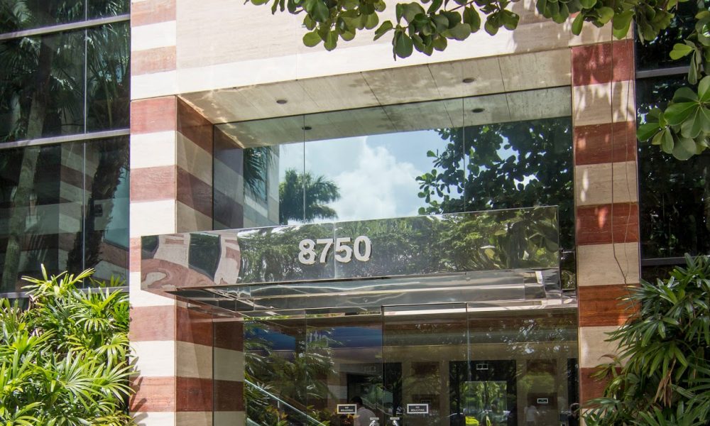 DecoNova International Realty