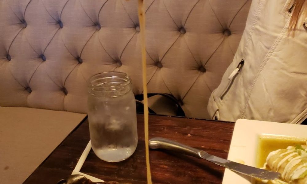 Hecho A Mano Restaurant