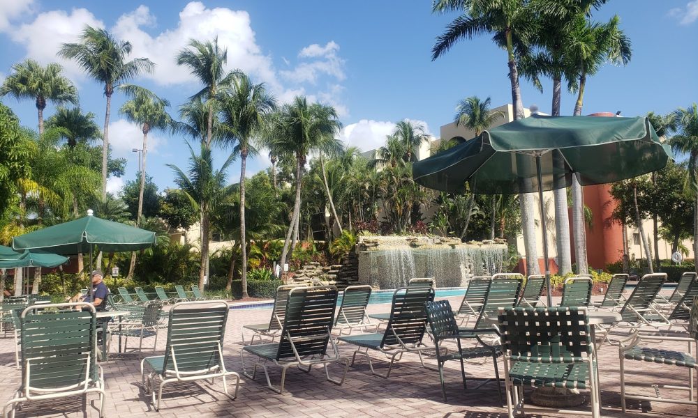 Fontainebleau Milton Apartments