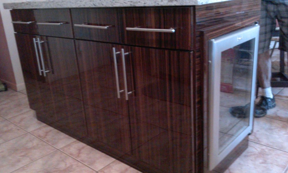 HIGH END CABINETS & COUNTER TOPS