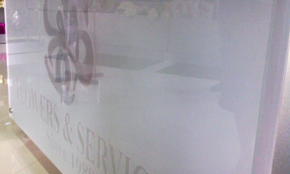 Instant Glass & Mirror Inc