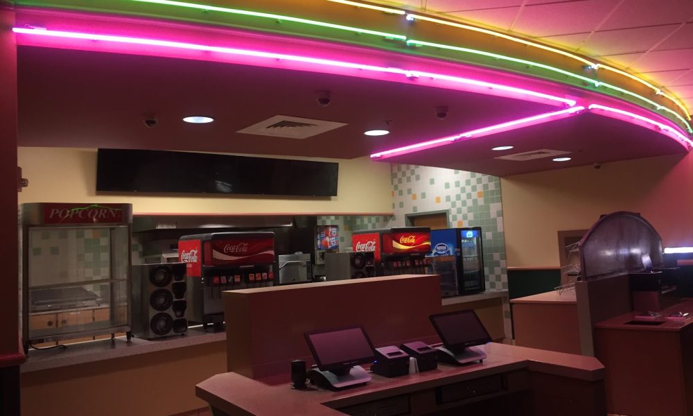 Cobb Theatres Dolphin 19