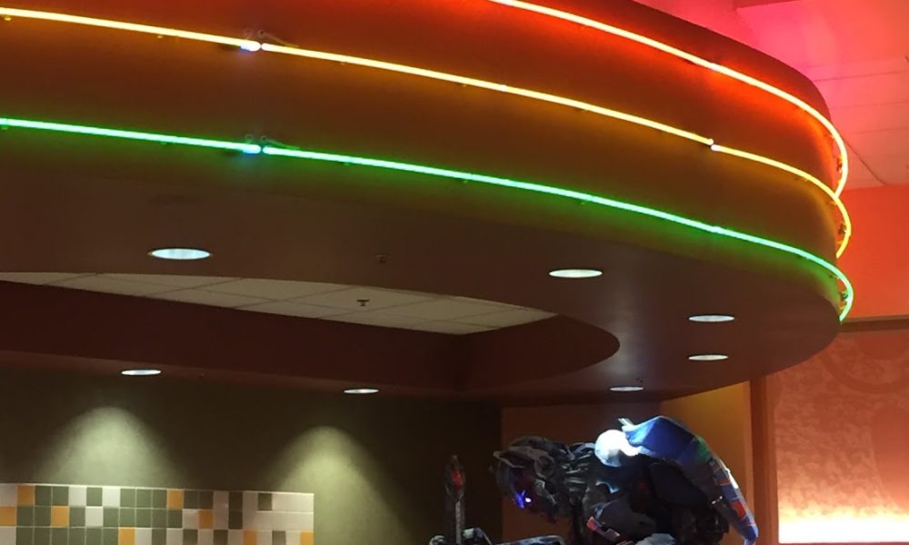 Cobb Theatres Dolphin 19