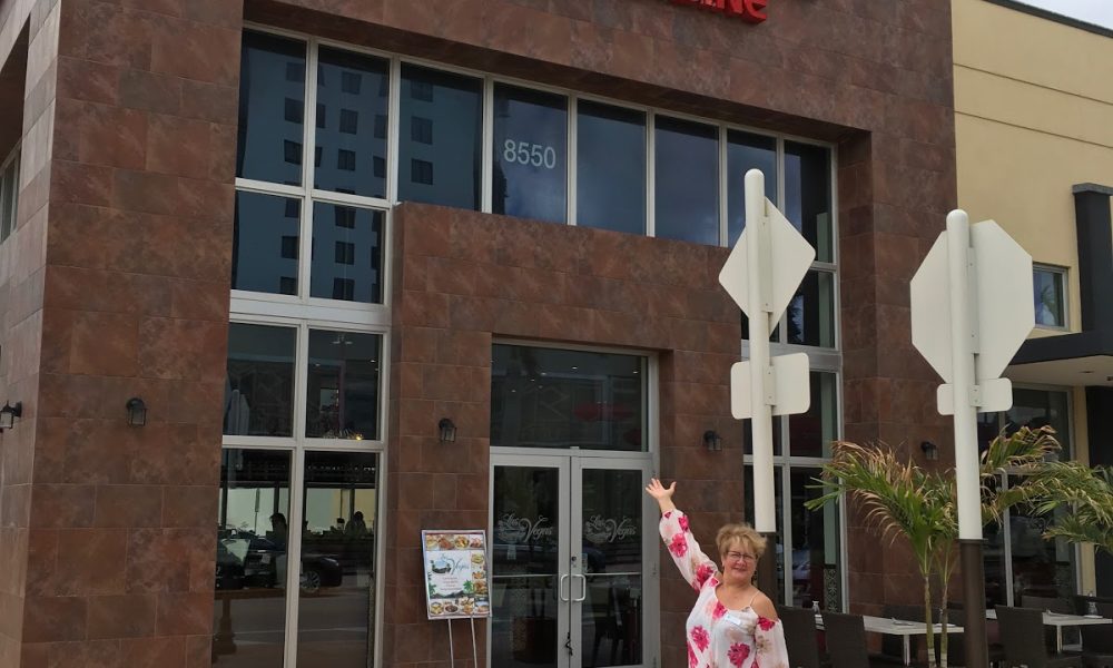 DecoNova International Realty: Carmen Gonzalez