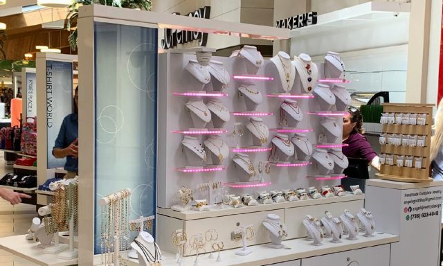 Dos Mondos Slatwall Manufacture