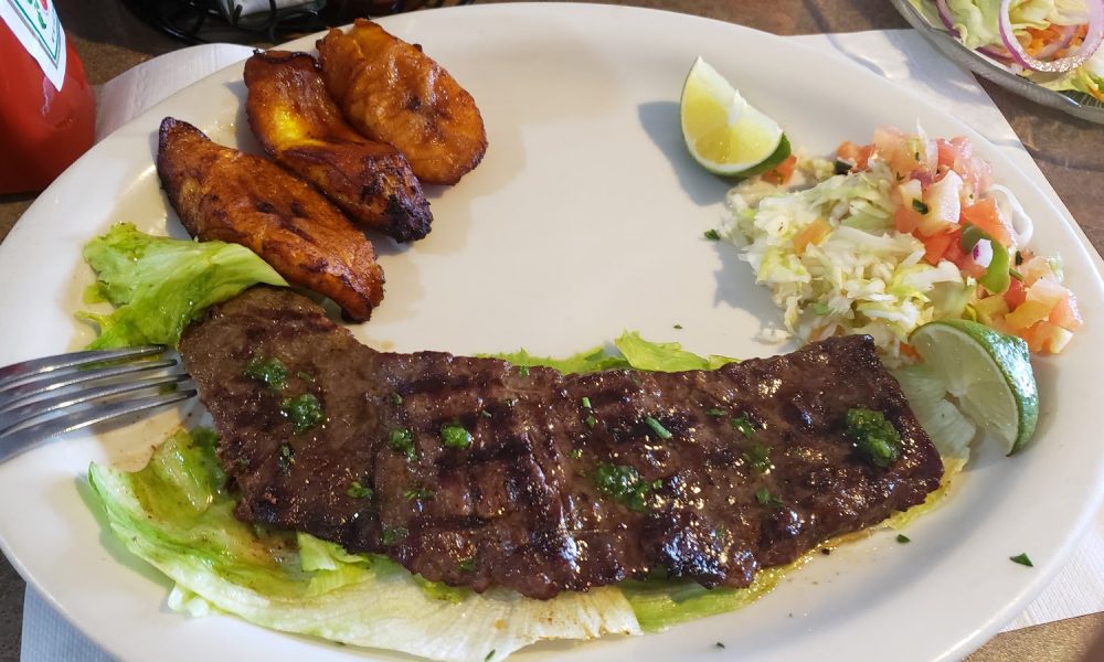 El Centroamericano Restaurant y Liquor Bar