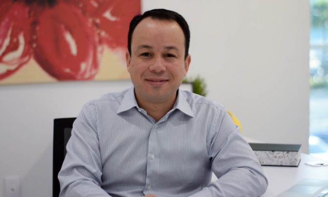 Milton Davila. Especialista en mercadeo digital.