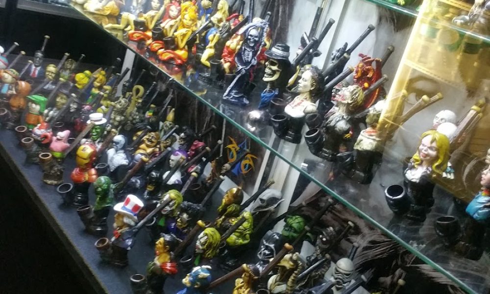 Smoke Shop and Vape Shop - SMOKIN SPADES