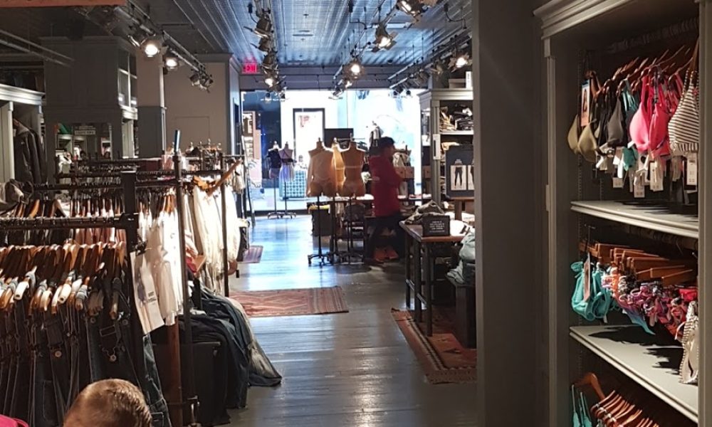 Hollister Co.