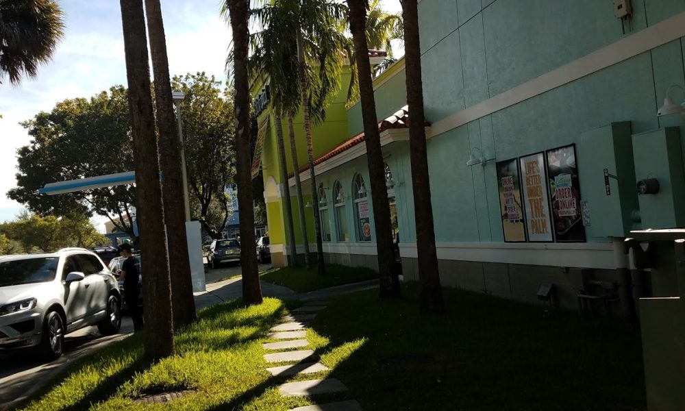 Pollo Tropical