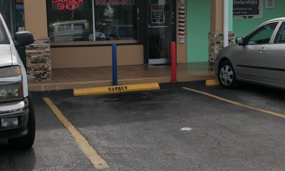 Deluxe Barber Shop