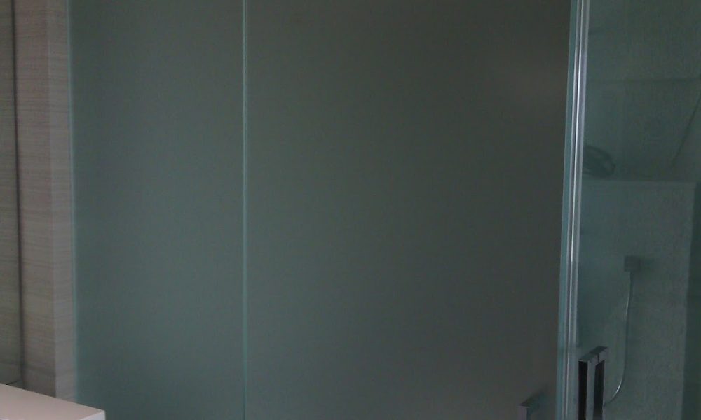 Instant Glass & Mirror Inc